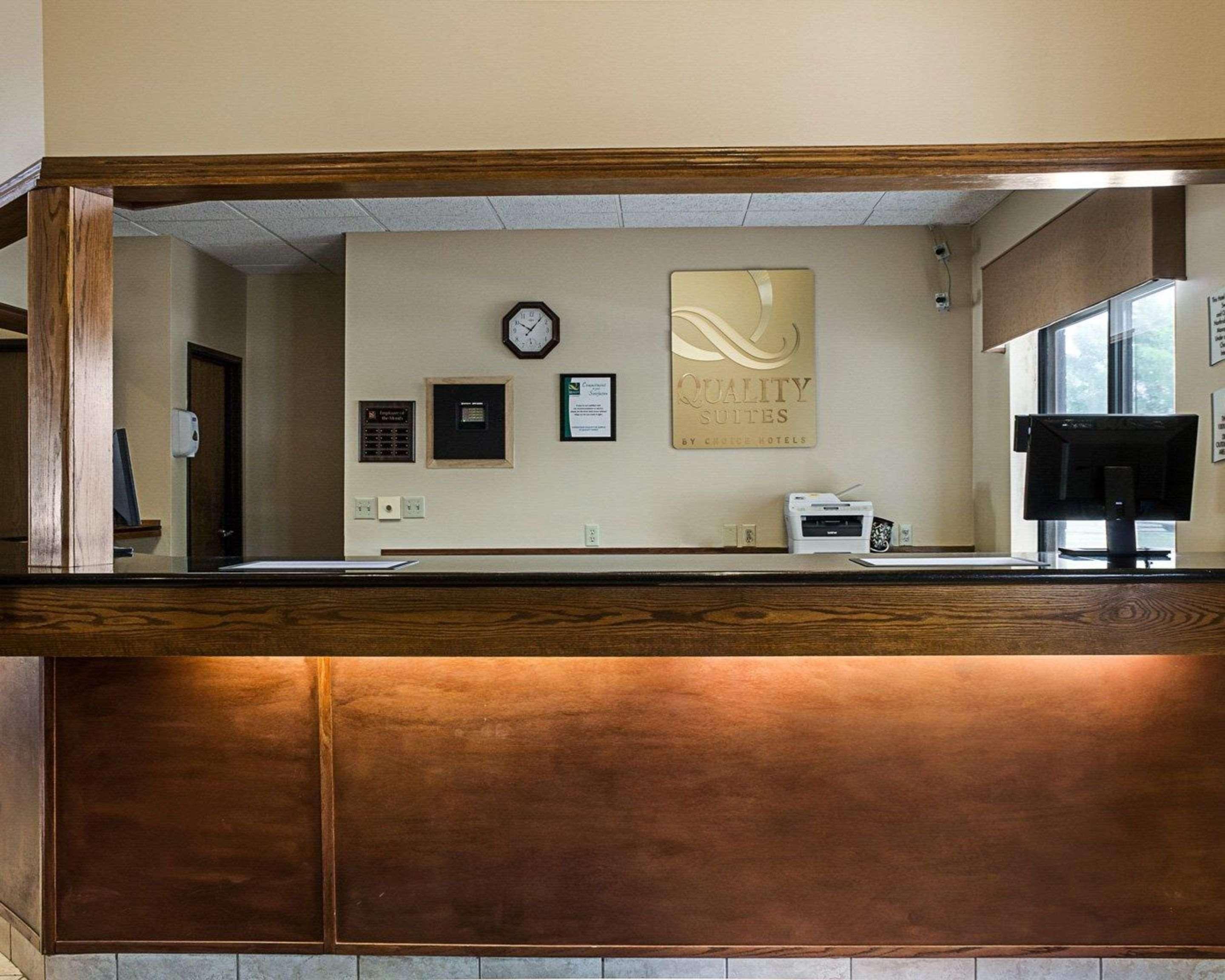Quality Suites Near West Acres Fargo Extérieur photo