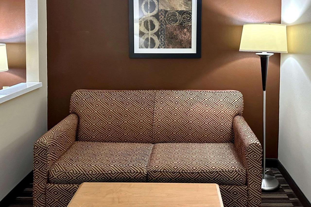 Quality Suites Near West Acres Fargo Extérieur photo