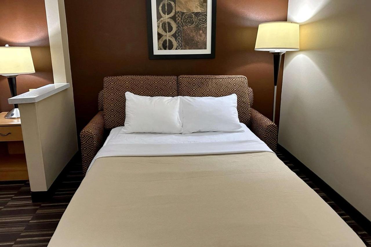 Quality Suites Near West Acres Fargo Extérieur photo