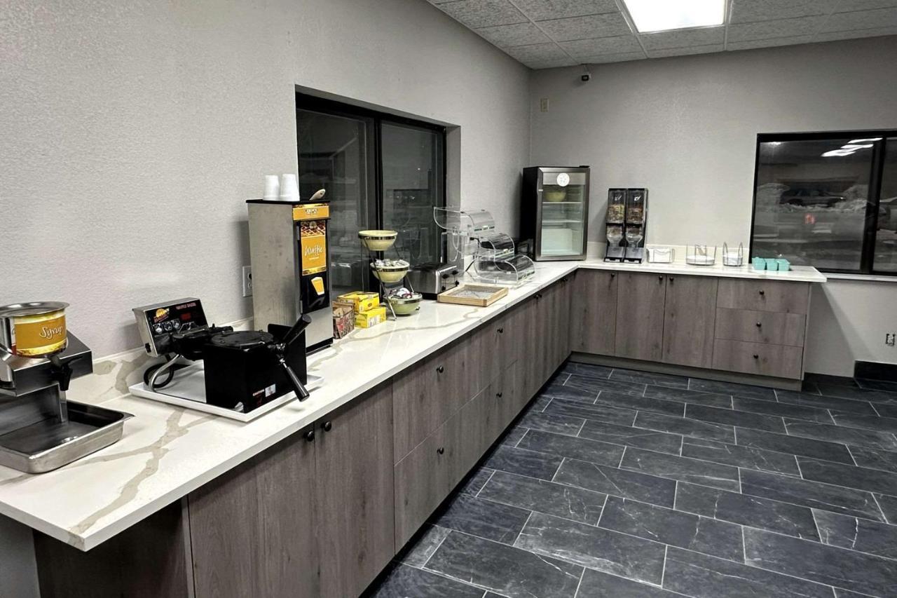 Quality Suites Near West Acres Fargo Extérieur photo