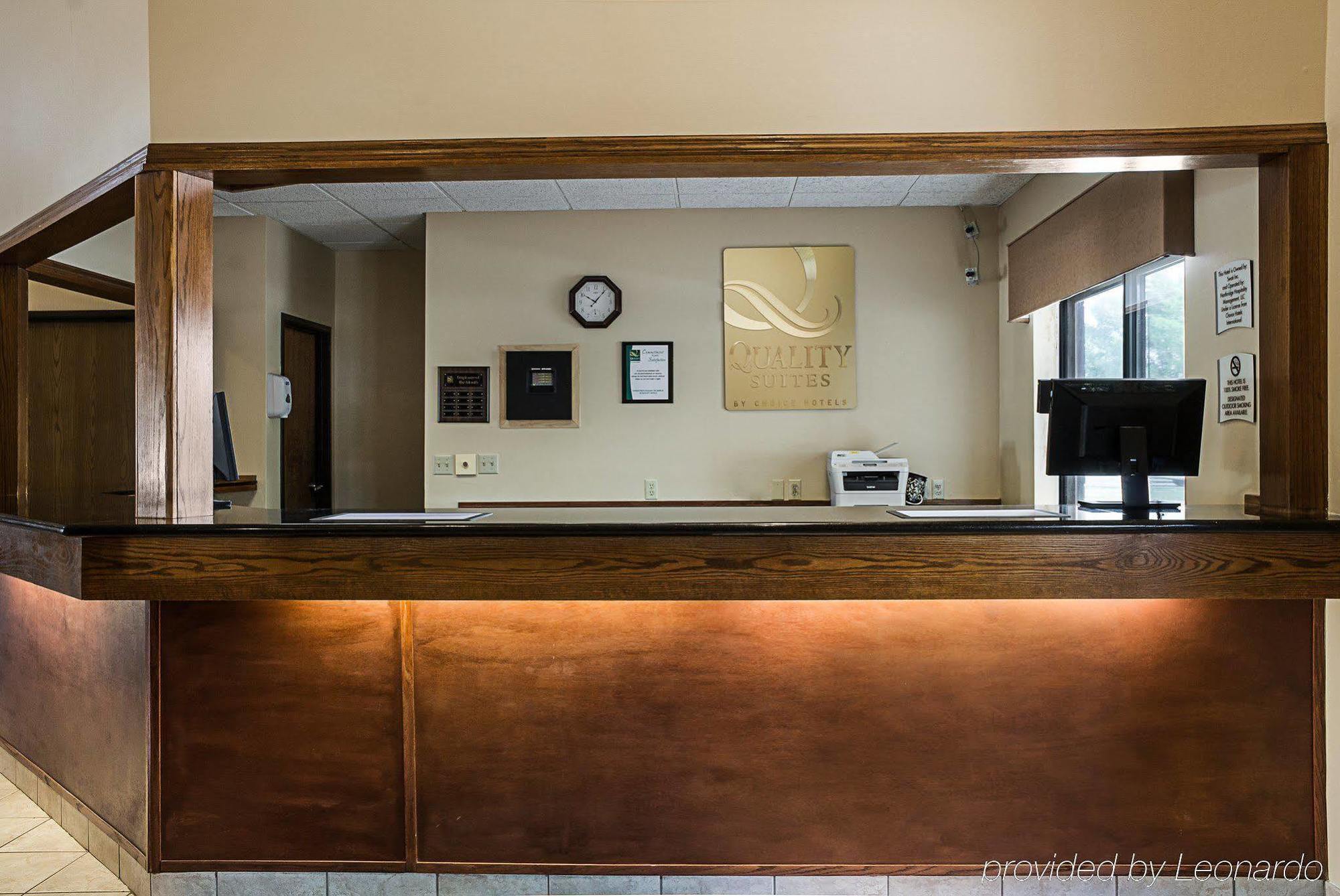 Quality Suites Near West Acres Fargo Extérieur photo