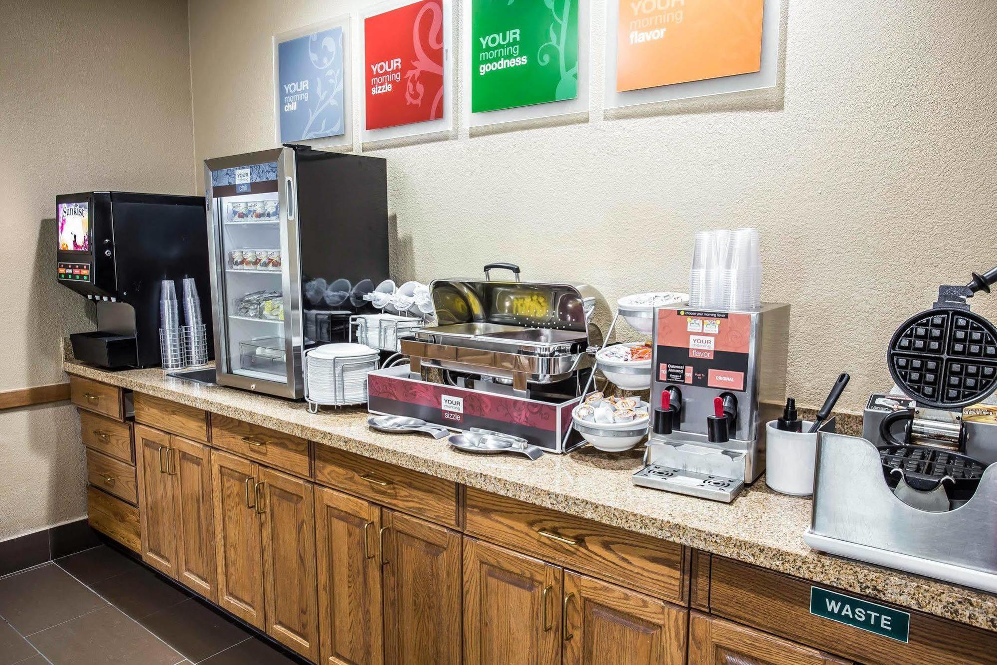 Quality Suites Near West Acres Fargo Extérieur photo